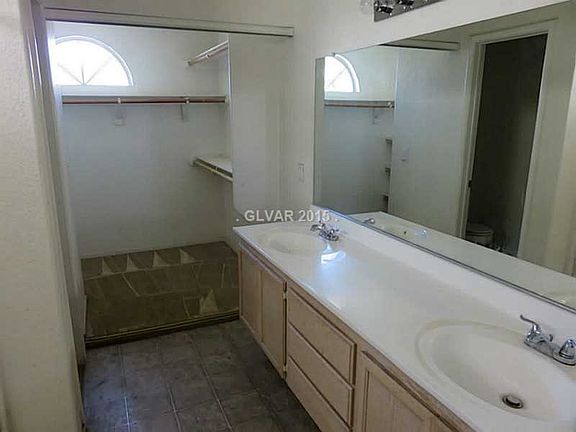 3rd image of 5739 Roundrock Dr