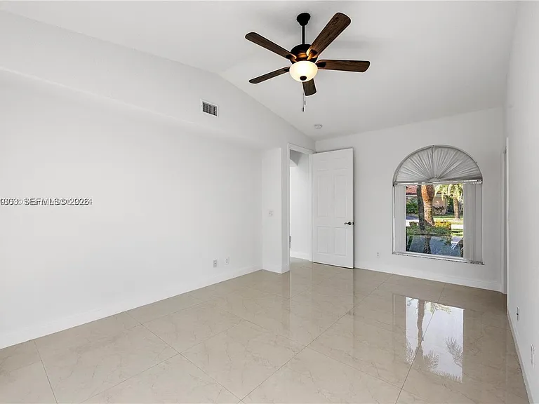 16449 SW 84th Pl — Photo 43