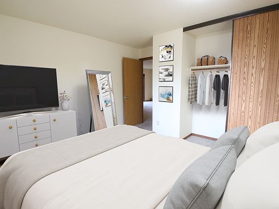 2nd image of 4605 W 39th St APT 202