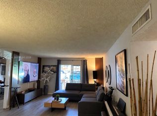 17901 NW 68th Ave APT R105, Hialeah, FL 33015