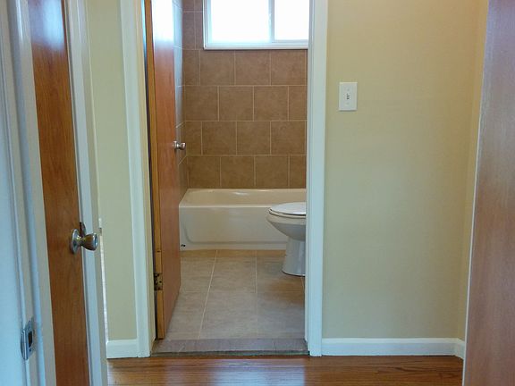 5th image of 412 Radcliff St