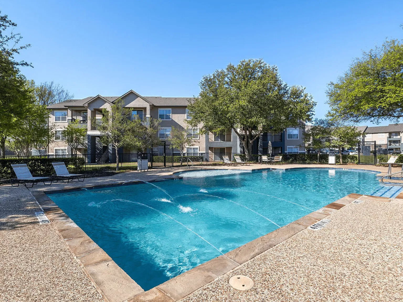 Mayfield Park Apartments — Photo 1