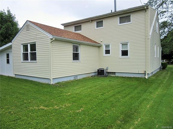 3rd image of 128 Manser Dr