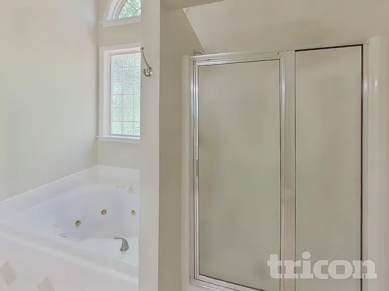 111 Beaverbrook Ln — Photo 9