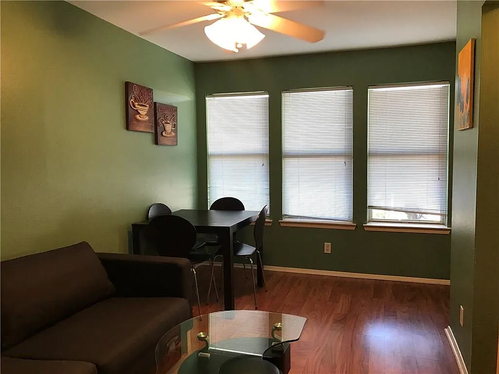 1 bed, 385 sqft, $1,150 — Photo 4