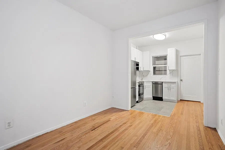221 East 89th Street — Photo 3