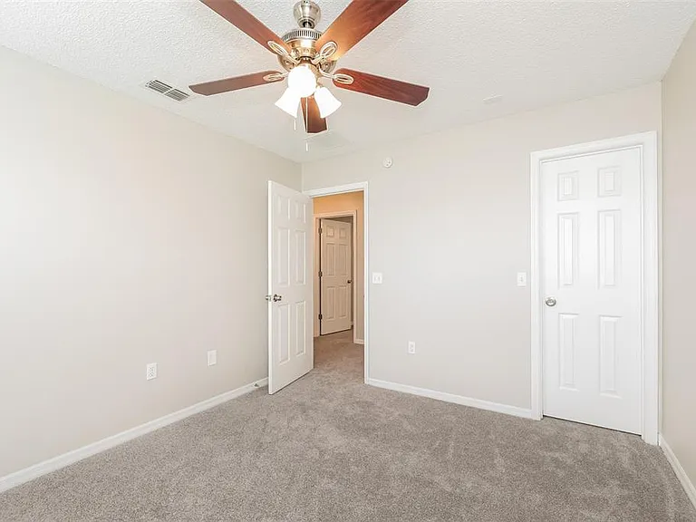 133 Carlisle Ct — Photo 11