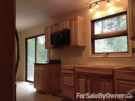 Kitchen
						:
						All new appliances, tile flooring, hickory cabinets and countertops.