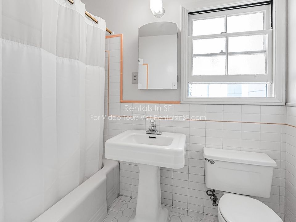 1st image of 126 Eucalyptus Dr
