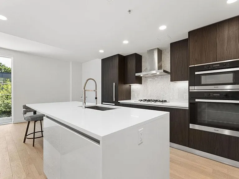 2888 Arbutus St #205 — Photo 14