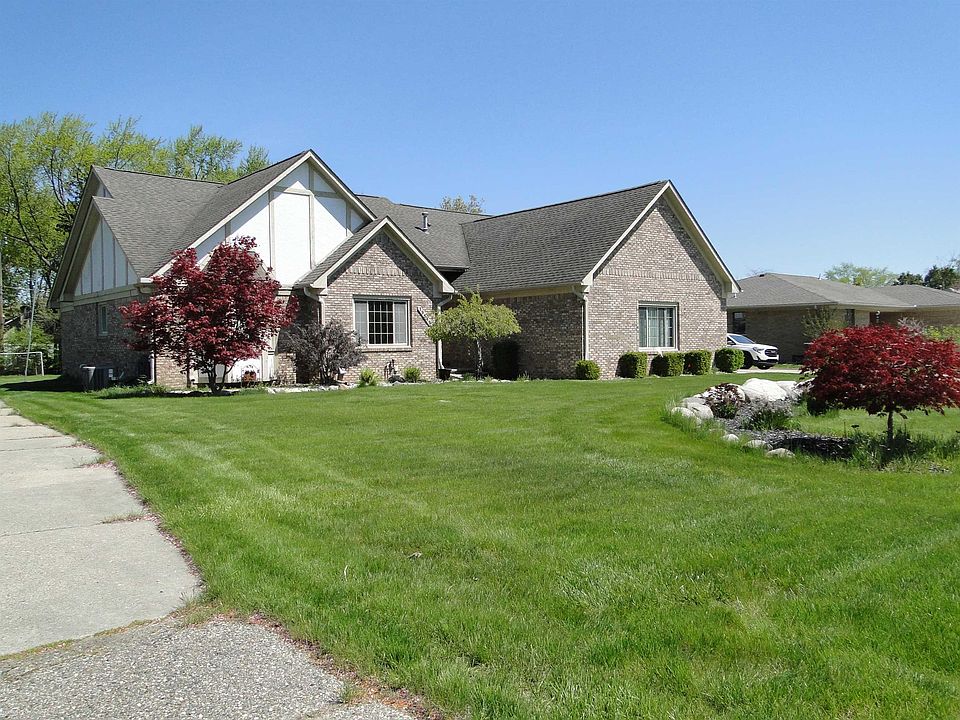 1st image of 19549 Dixie Dr