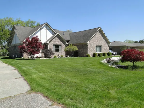 19549 Dixie Dr, Clinton Township, MI 48035