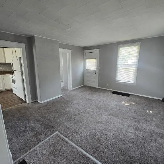 402 SW 3rd St — Photo 10