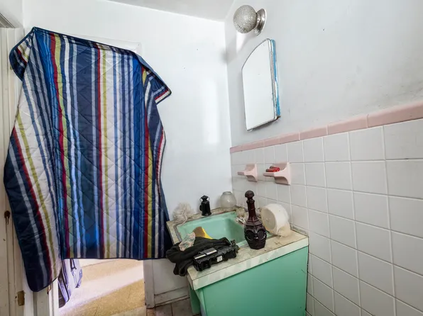 525 SW 4th Street, Belle Glade, FL 33430