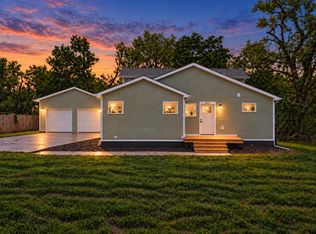 615 Yellowstone Rd, Valparaiso, IN 46385