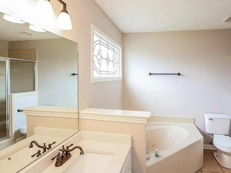 6775 Kirkland Cv — Photo 9