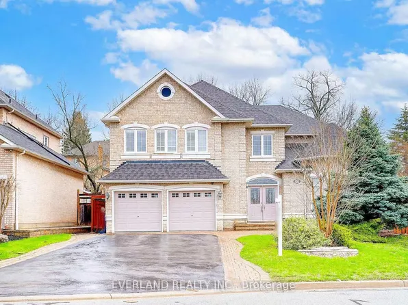922 Best Cir, Newmarket, ON L3X 2H8