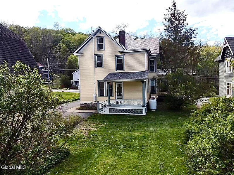 2nd image of 174 Main Street