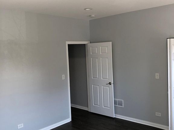 2nd image of 2041 N Western Ave #2