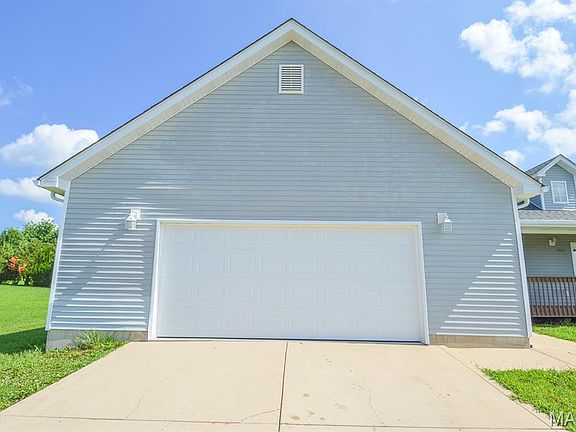 3rd image of 1031 Franklin Ct