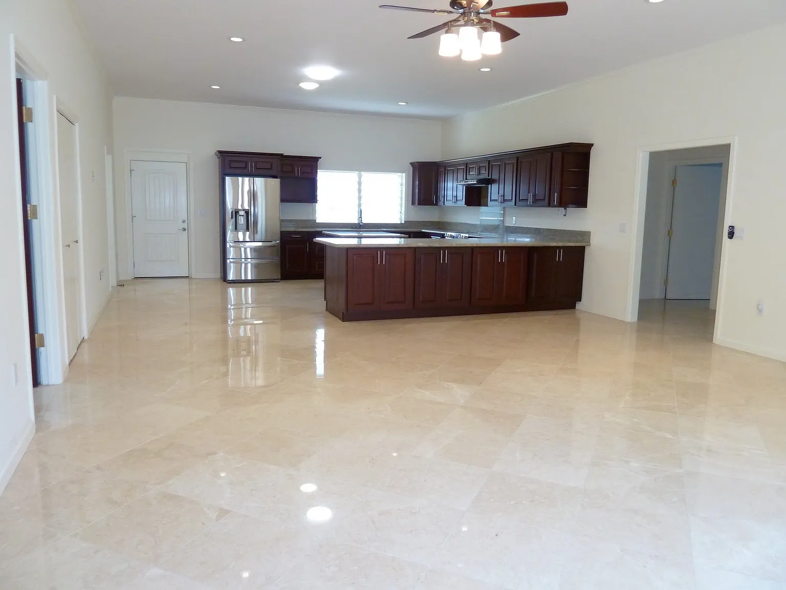 3 bed, 1800 sqft, $5,000 — Photo 3