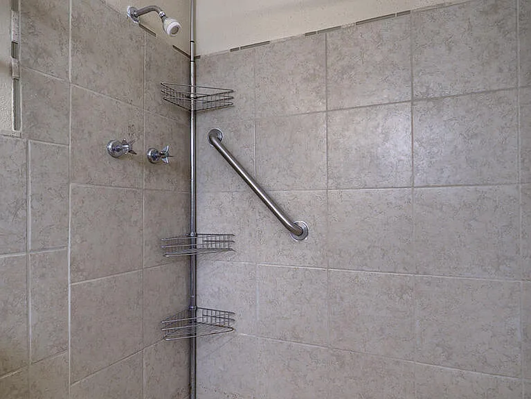 2927 Harrison Ave — Photo 31