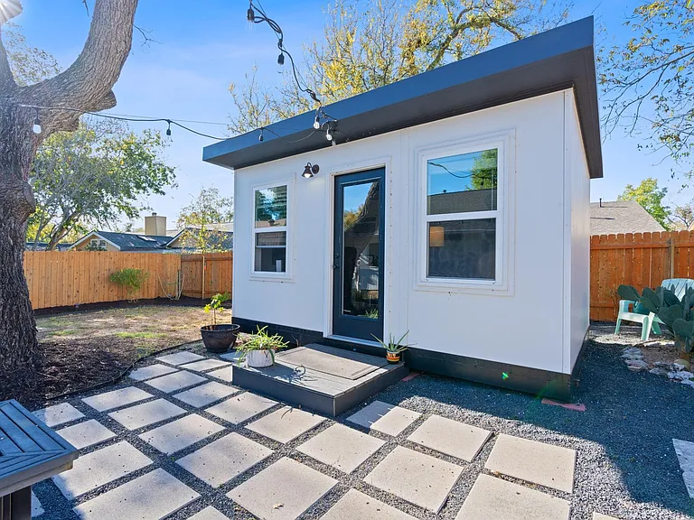 4916 Transit Cir — Photo 4