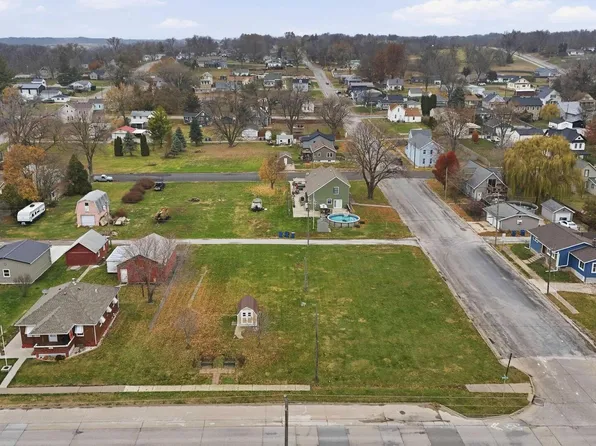 702-708 W Front St, Buffalo, IA 52728