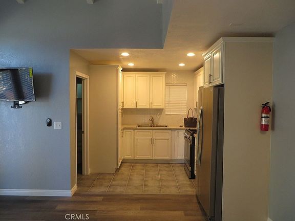 5th image of 8411 Meadowlark Ln #B