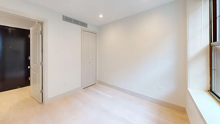 Rented by Bond New York | media 5