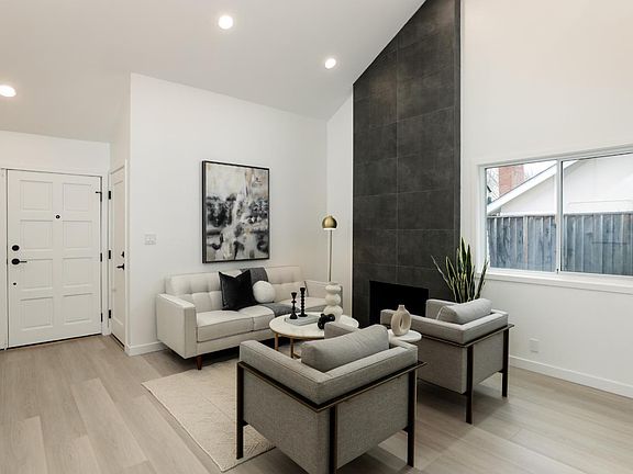 3rd image of 259 Los Palmos Way