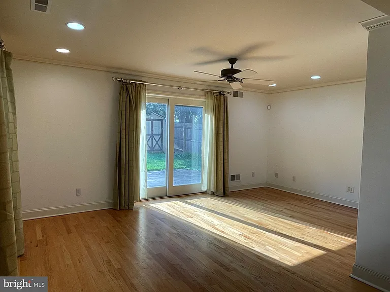 510 Monroe Rd — Photo 12