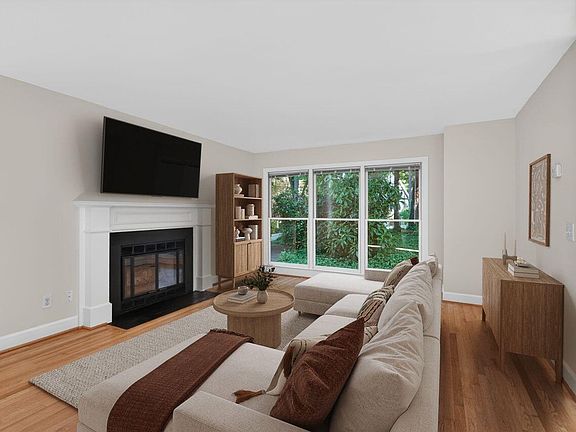 4th image of 114 Channing Ln