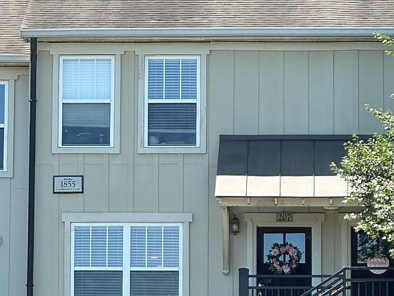 3rd image of 1855 Candlewood Ct Unit 207