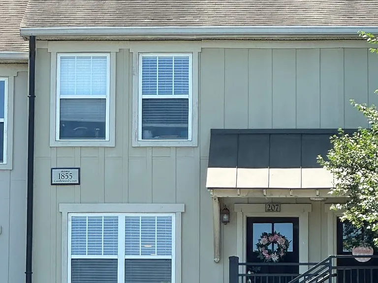 1855 Candlewood Ct #207 — Photo 2