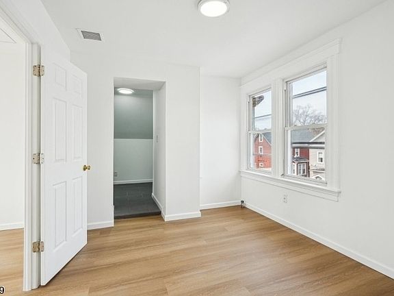 4th image of 46 State St Floor 3