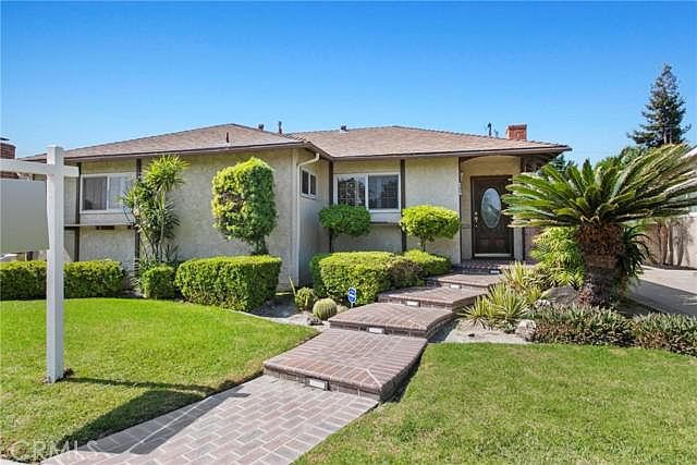 1st image of 2211 Farolito Ave