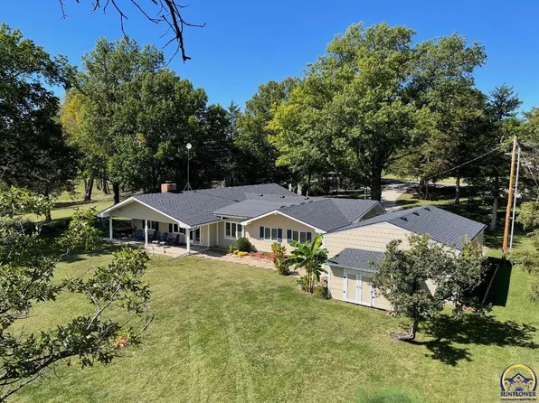 7 Lakeshore Dr, Emporia, KS 66801