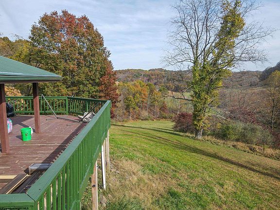 4th image of 302 Smokey Mountain Rd