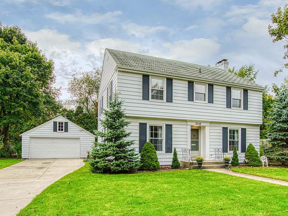 1st image of 2416 Elmwood Dr SE