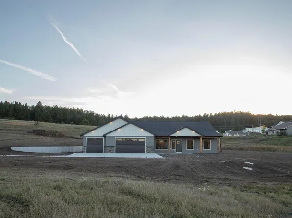 133 Stone Hill Dr, Custer, SD 57730