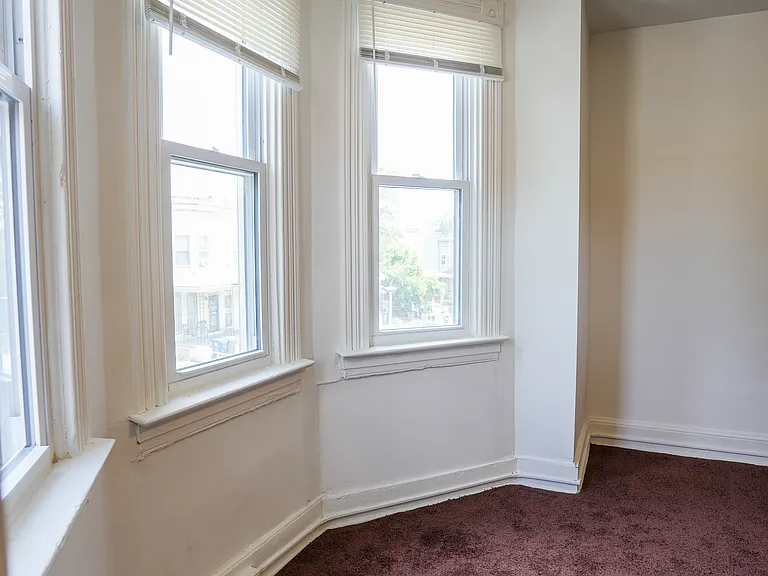 605 Cator Ave — Photo 11