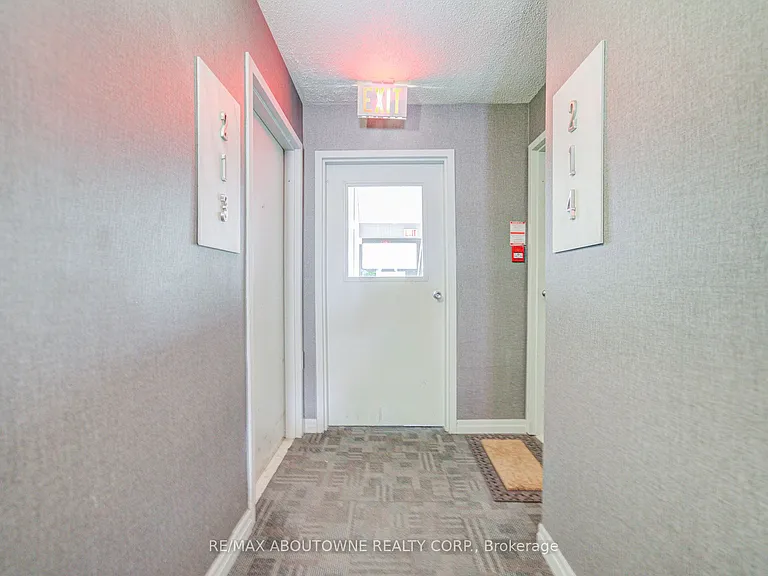 1450 Glen Abbey Gate #214 — Photo 5