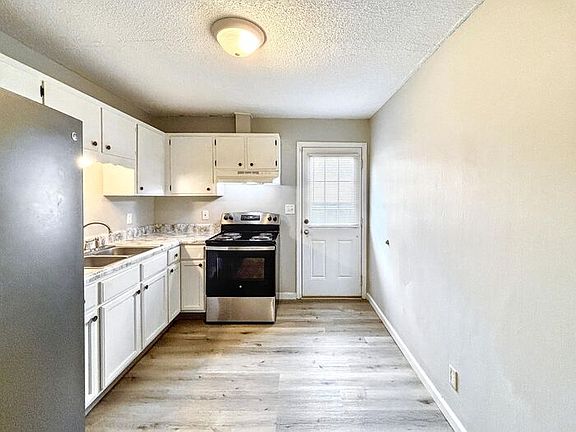 4th image of 6108 Welworth Ave #6108