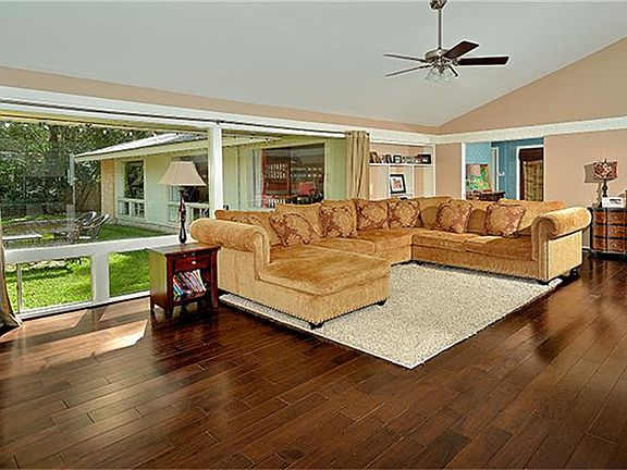 4th image of 214 Paul Revere Dr