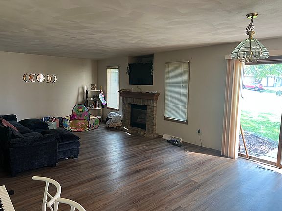3rd image of 1674 Delta Dr