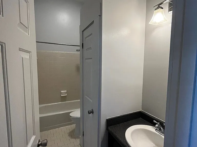515 Baxter Ave #515 — Photo 7