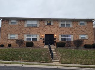 819 Parkcrest Dr #4, Saint Charles, MO 63301