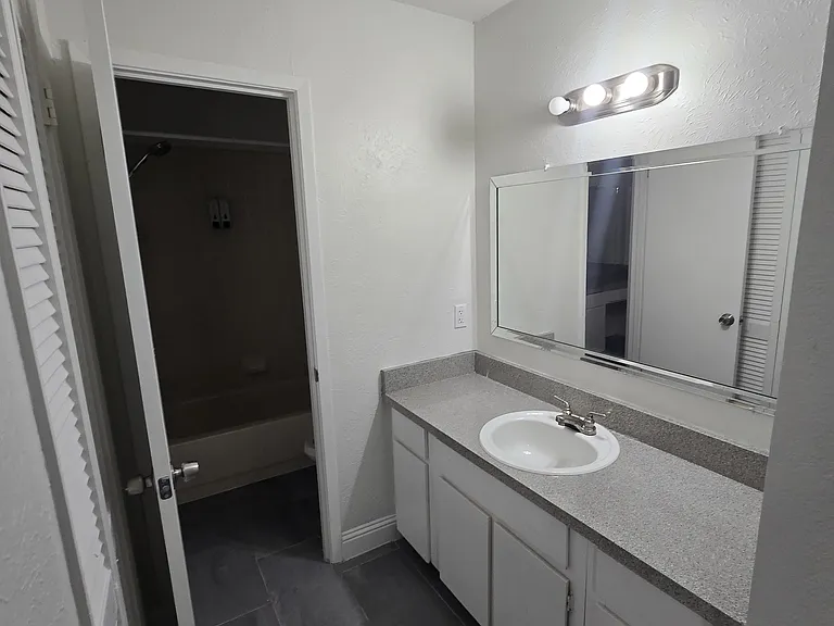 2648 Santa Barbara Dr — Photo 5