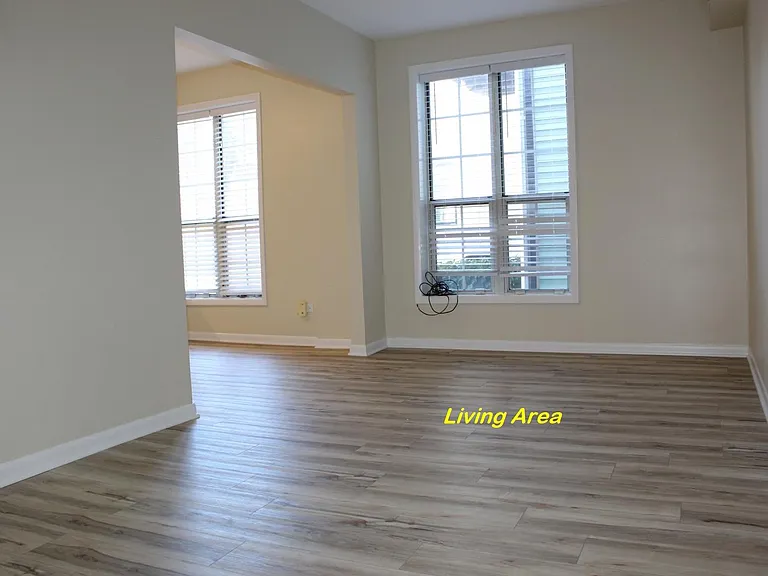 527 N Marshfield Ave #1R — Photo 3